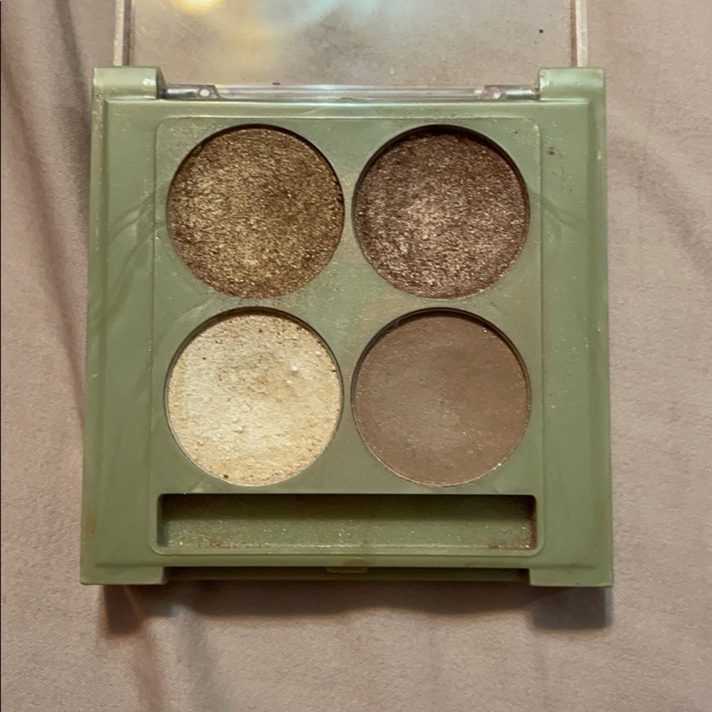 Eyeshadow palette